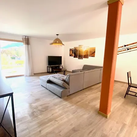 Renovated With Terrace For 14 People Apartment *