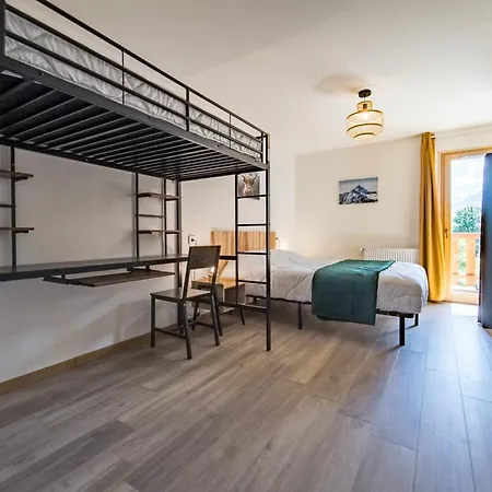 Renovated With Terrace For 14 People Lägenhet *