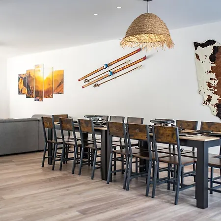 Renovated With Terrace For 14 People