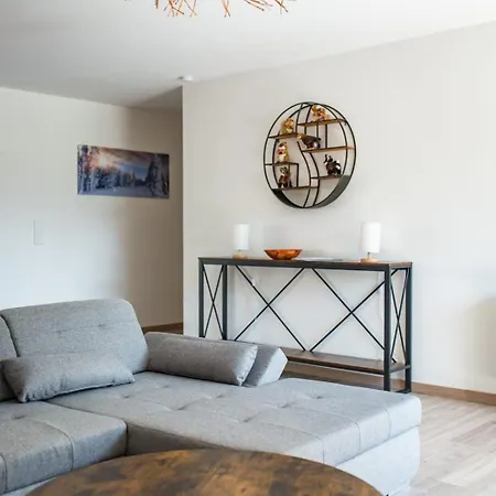 Renovated With Terrace For 14 People شقة سان-جان-دي-موريين