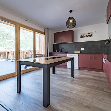 Renovated With Terrace For 14 People سان-جان-دي-موريين